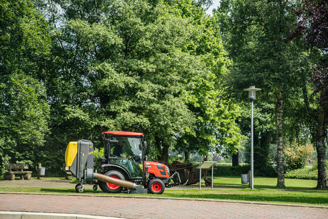 Kubota - Mein Traktor - matev: Anbaugeräte für die Kommunaltechnik