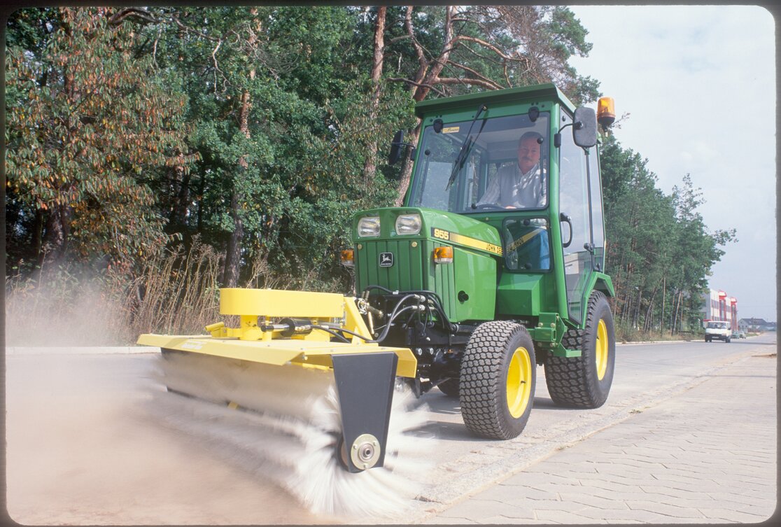 Größere Traktoren erfordern auch leistungsfähigere Anbaugeräte. 