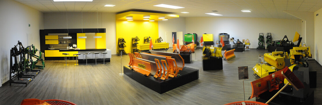 Product training sessions can be held with up to 50 participants thanks to the new showroom. 