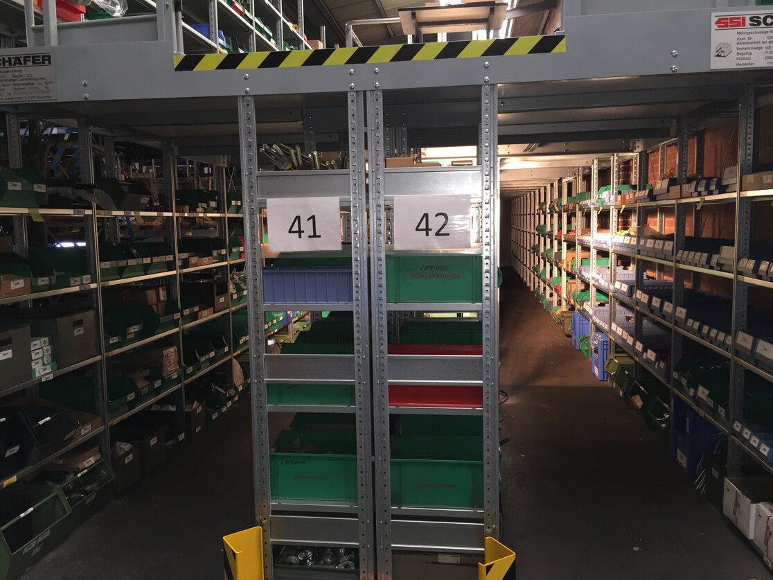 A separate small parts warehouse promotes efficient order picking. 